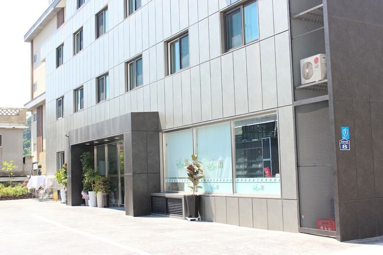 The Lucete Hotel