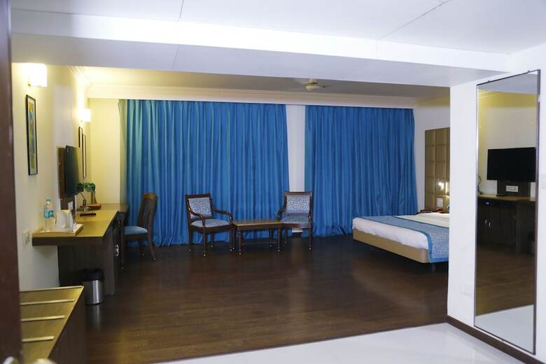Hotel Mapple Abhay