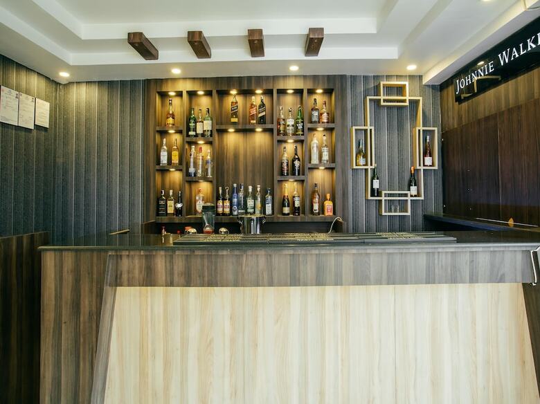 Oyo 11474 Gangaur Regency Boutique Hotel