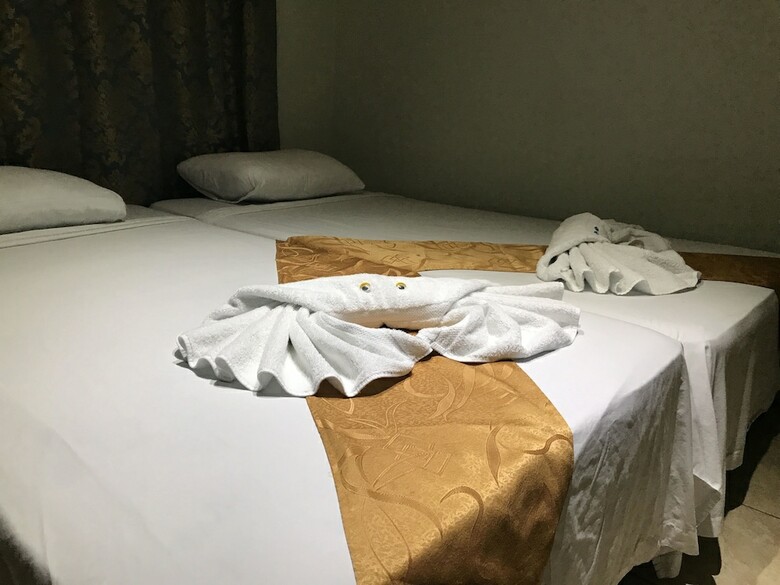 Hostal Manuel Antonio Hostel Resort
