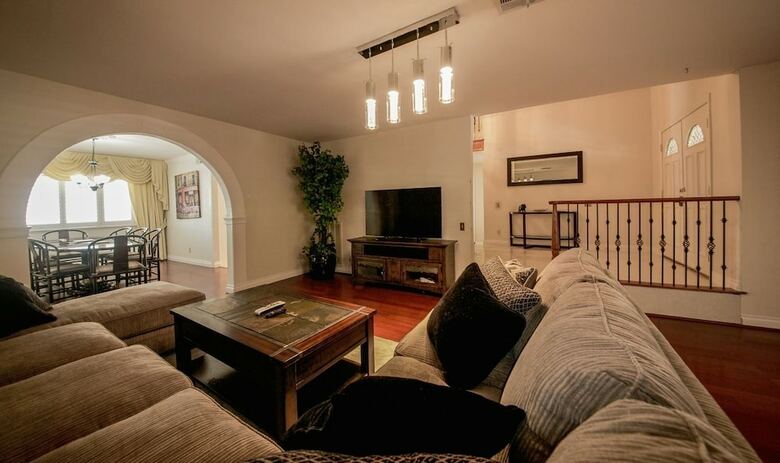 Luxurious 5br Near Las Vegas Strip