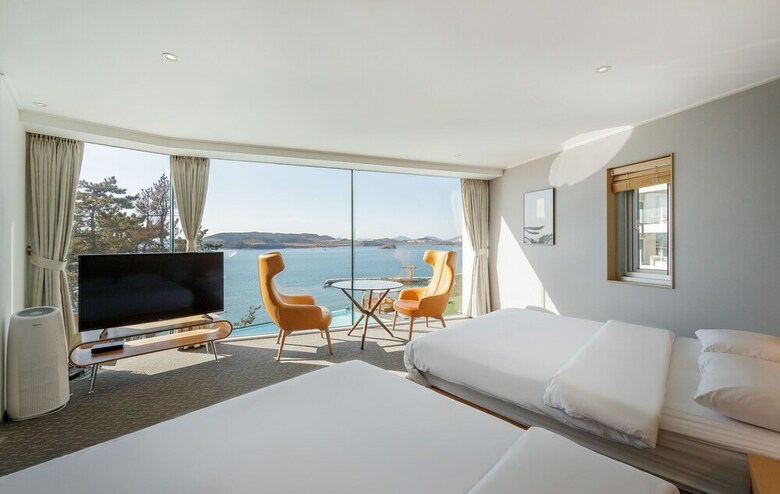 La Terrace Club Hotel & Villa