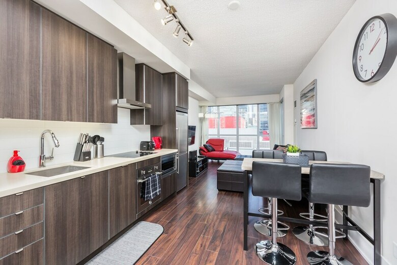 Applewood Suites - Convention Centre & Blue Jays
