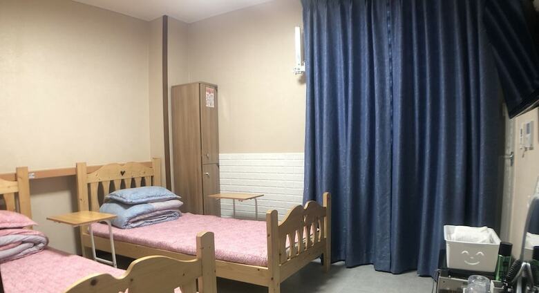 Hotel Ara & Maru Hostel