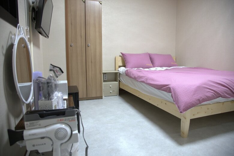 Hotel Ara & Maru Hostel