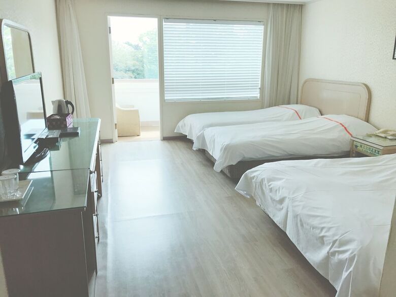 Hotel Honey Crown