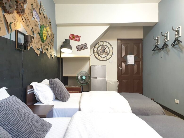 Hotel Meow Meow Hostel