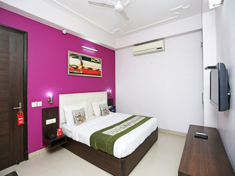 Hotel Oyo 8536 Azad Square