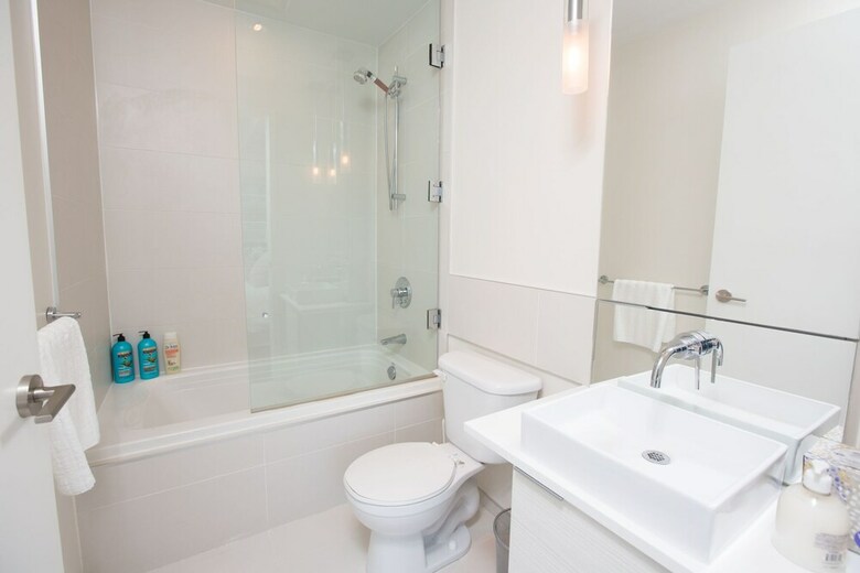 Applewood Suites - 2 Bdrm King & Spadina