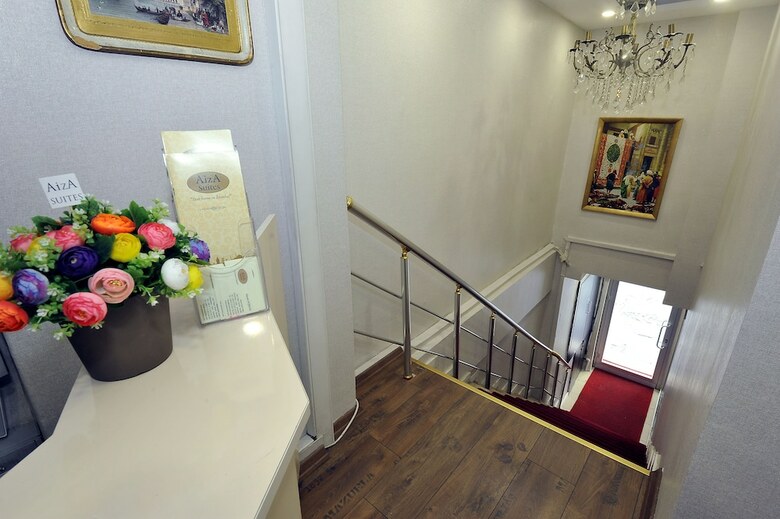 Hotel Aiza Suites