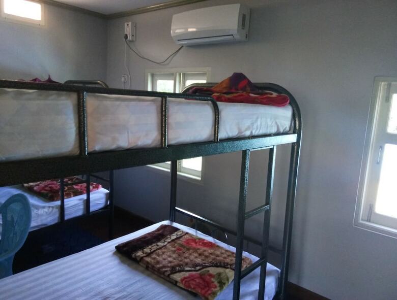 Hostal Lux Pillow Hostel