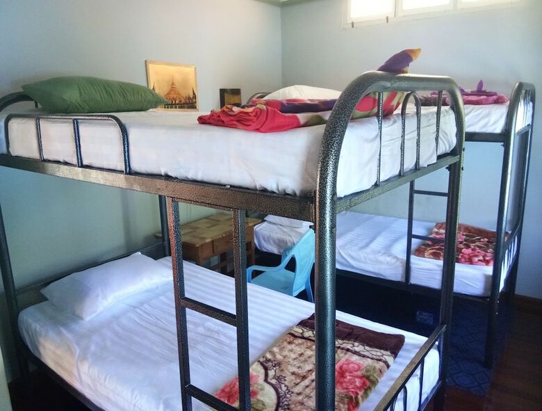 Hostal Lux Pillow Hostel