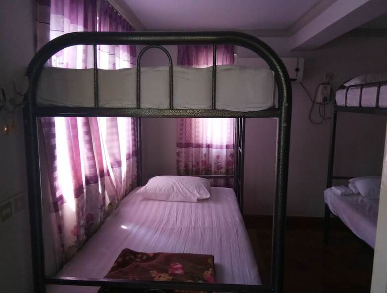 Hostal Lux Pillow Hostel