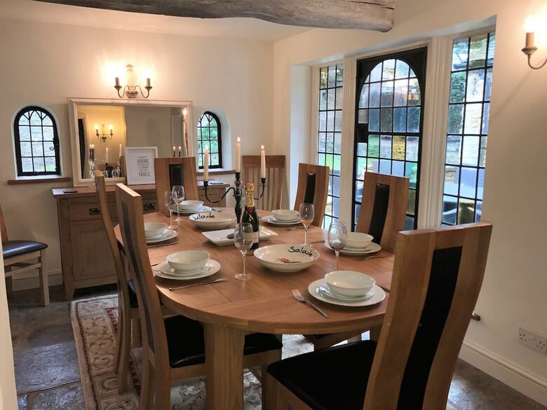 Family Friendly Cosy, Comfortable Historic Cottage