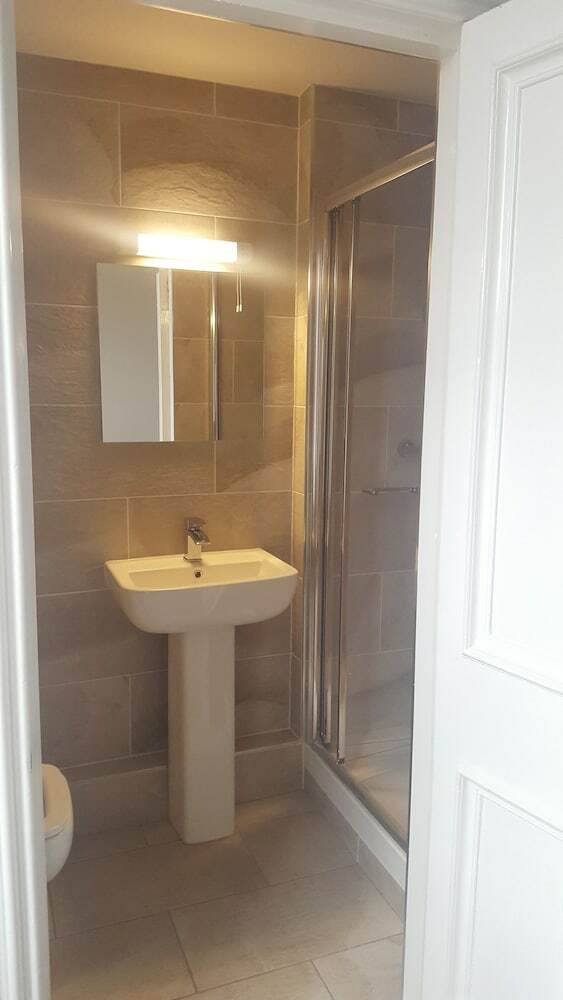 Hotel 18 Craigmillar Park Guest House