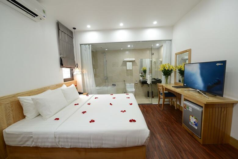 Blue Hanoi Inn City Hotel