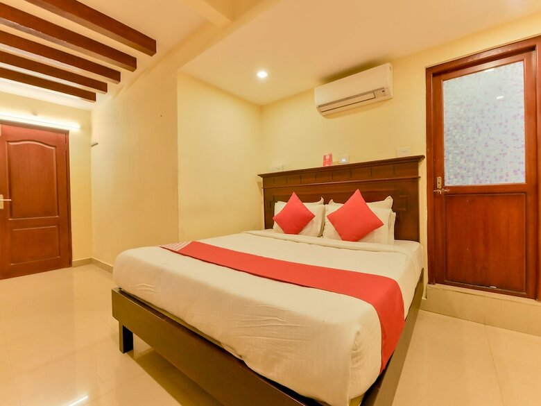 Hotel Oyo 8214 Malabar Plaza Residency 1