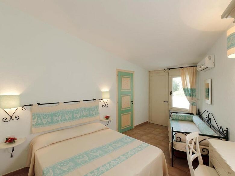 Posada Golfo Dell'asinara La Plage Noire Resort