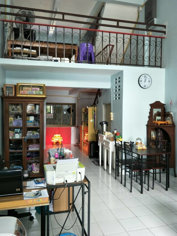 Hotel A & P House Charansanitwong