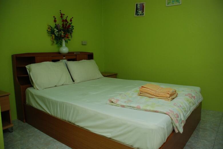 Hotel Blue Lagoon Guest House And Bar
