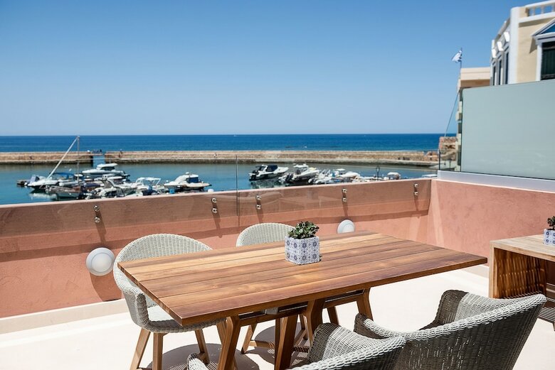 Hotel Avra Apartments Venetian Harbour