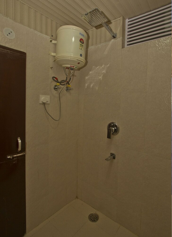 Oyo 8455 Hotel Akash