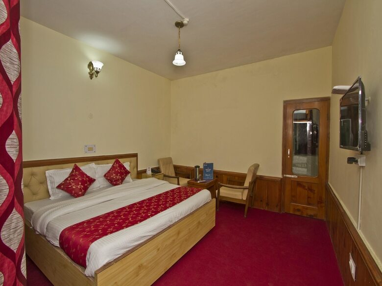 Oyo 8895 Hotel Pine Grove