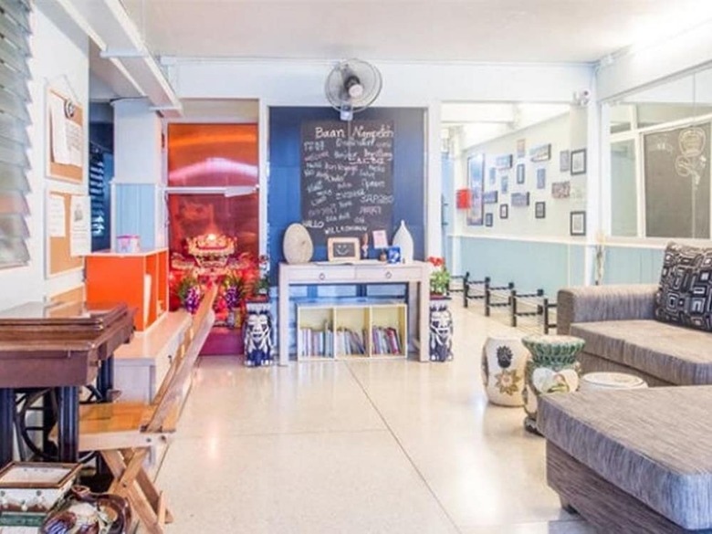 Hostal Baan Nampetch Hostel