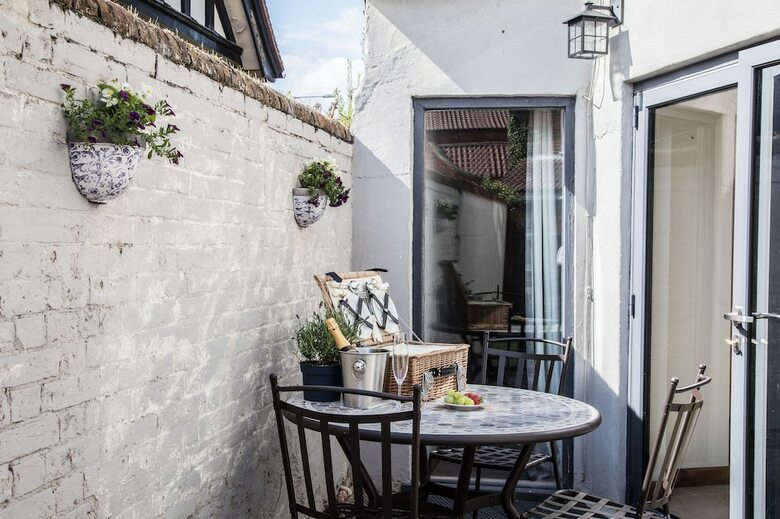 Beach Breeze Cottage