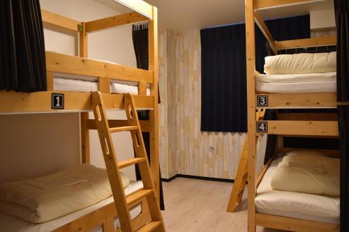 Hostal Hop Step Inn - Hostel