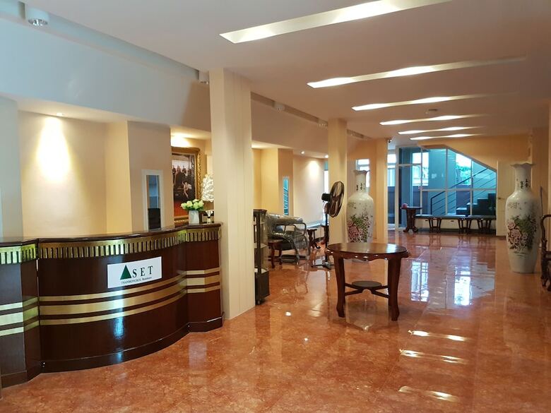 Hotel S.e.t Thanmongkol Residence