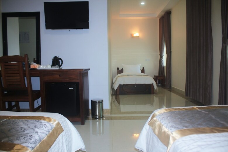 Kc River Hotel