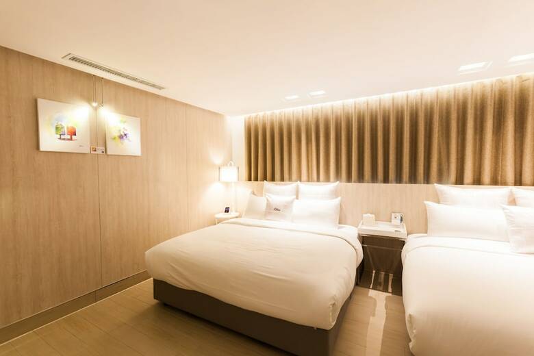 6 Star Motel