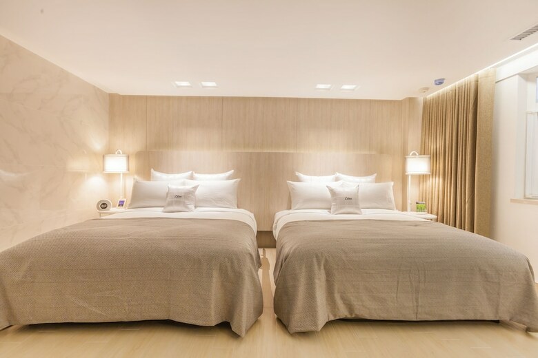 6 Star Motel