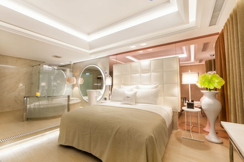 6 Star Motel