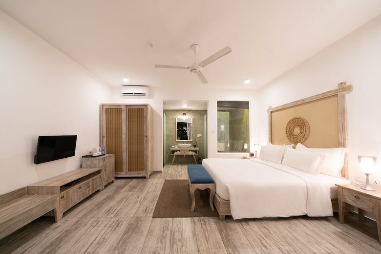 Hotel Triple O Six