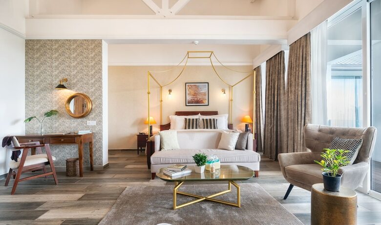 Hotel Triple O Six