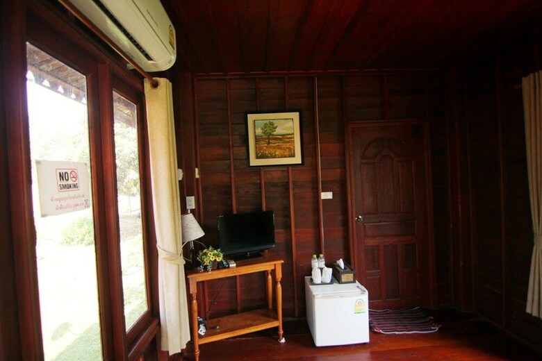 Hotel Ton-aor On The Beach Resort & Restaurant