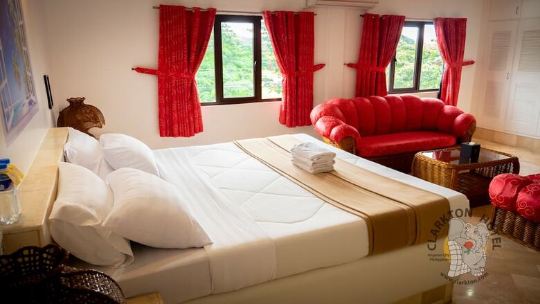 Clarkton Hotel