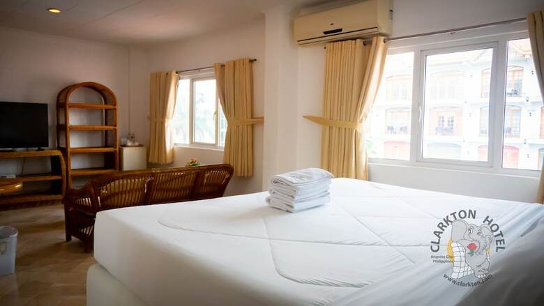 Clarkton Hotel