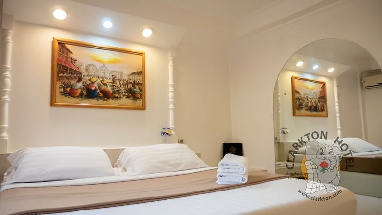 Clarkton Hotel
