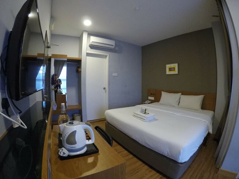 Hotel Ariana Iskandar