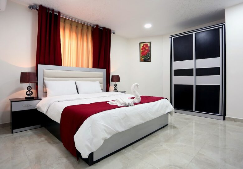 7boys Hotel