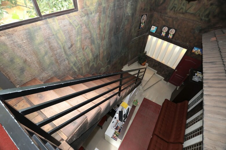 Hotel Oyo 8843 Taaza Residency
