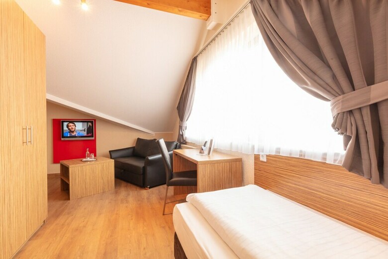 Sport- Und Tagungshotel De Poort