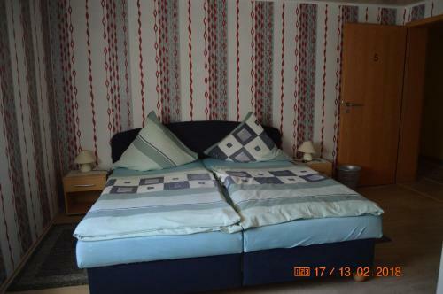 Hostal Gasthaus Und Pension Mombergstube