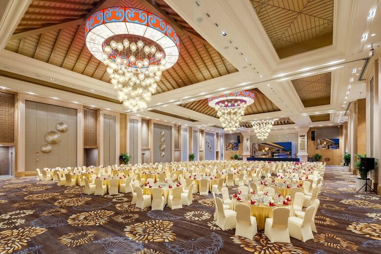 Felton Gloria Grand Hotel Bazhong