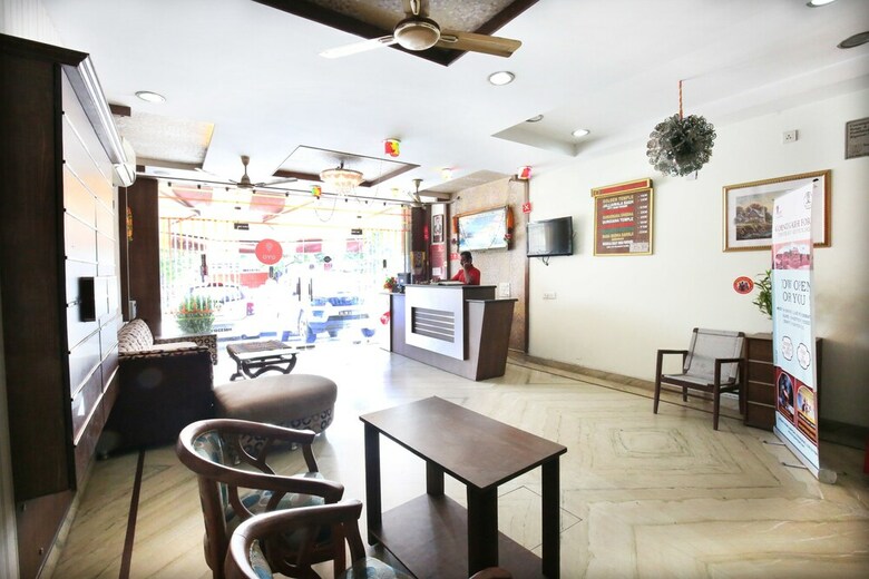Oyo 9056 Hotel Holiday Comfort