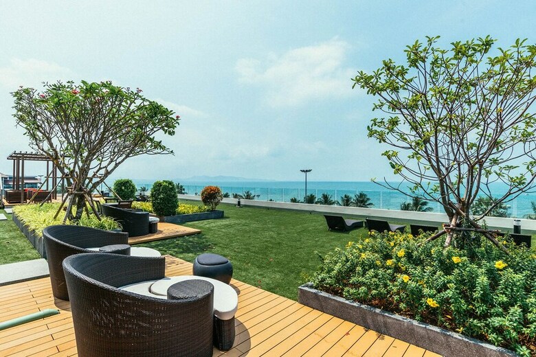 Cetus Beachfront Condo By Pong