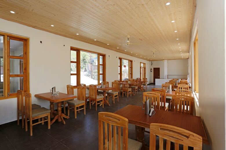 Hotel Oyo 9329 Near Kempty Falls